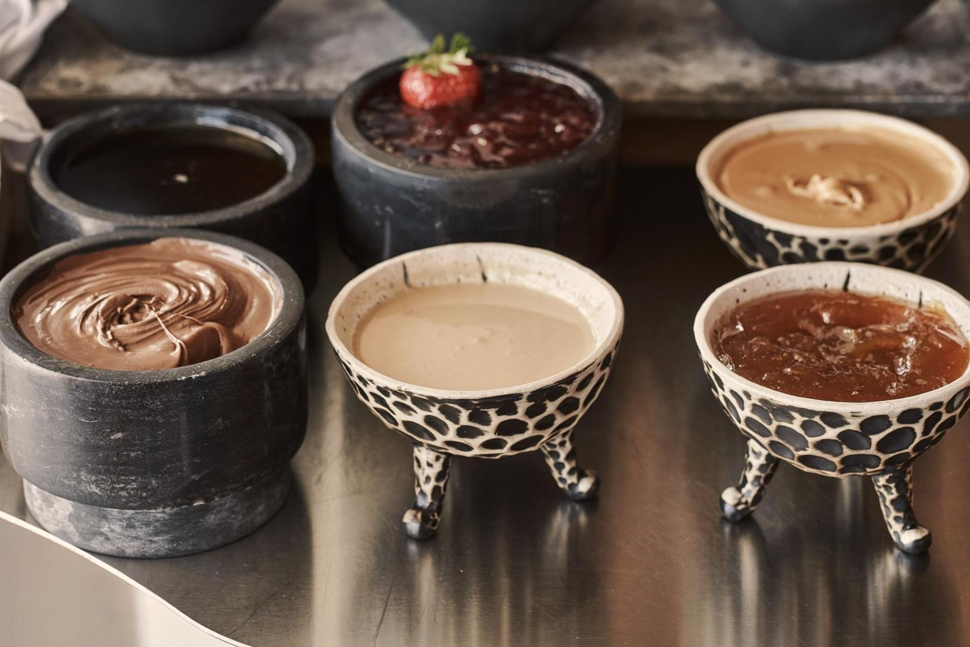 Готель The Newel Psychiko Афіни Екстер'єр фото Chocolate fondue